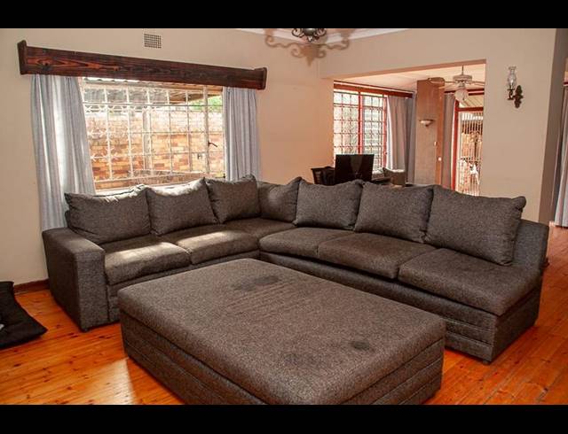 3 BEDROOM HOUSE FOR SALE IN SUNNYRIDGE